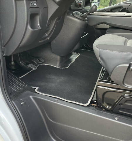 Белый Рено Мастер, объемом двигателя 2.3 л и пробегом 315 тыс. км за 14800 $, фото 27 на Automoto.ua