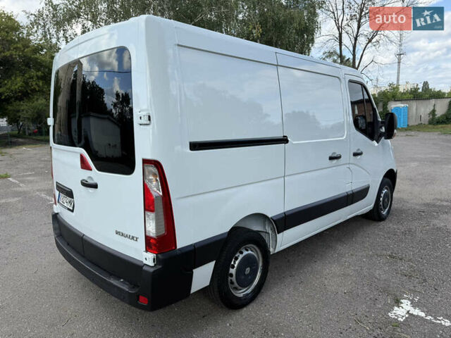 Белый Рено Мастер, объемом двигателя 2.3 л и пробегом 260 тыс. км за 15000 $, фото 4 на Automoto.ua