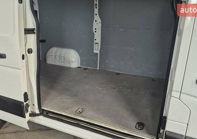 Белый Рено Мастер, объемом двигателя 2.3 л и пробегом 236 тыс. км за 15900 $, фото 35 на Automoto.ua