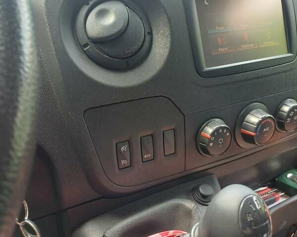 Белый Рено Мастер, объемом двигателя 2.3 л и пробегом 188 тыс. км за 16900 $, фото 22 на Automoto.ua