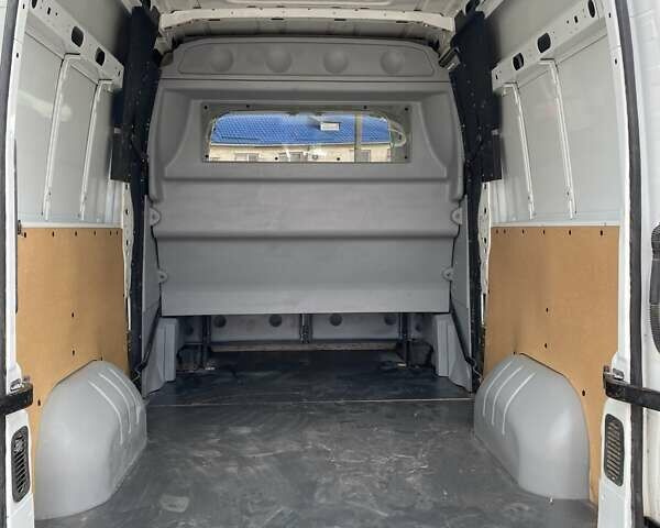 Білий Рено Мастєр, об'ємом двигуна 2.3 л та пробігом 215 тис. км за 16700 $, фото 9 на Automoto.ua