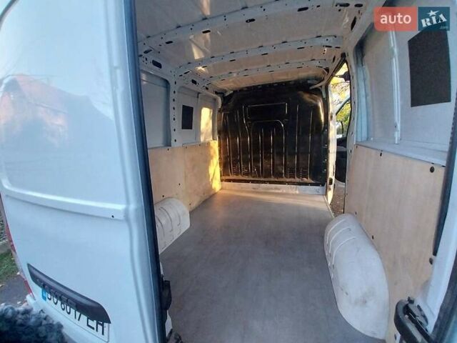 Белый Рено Мастер, объемом двигателя 2.3 л и пробегом 260 тыс. км за 12500 $, фото 1 на Automoto.ua