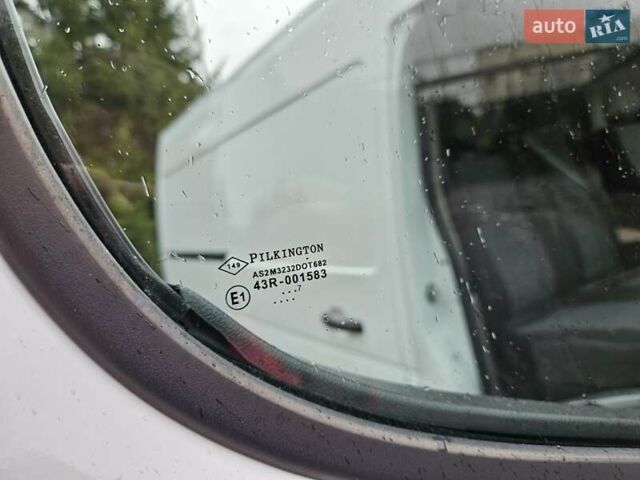 Белый Рено Мастер, объемом двигателя 2.3 л и пробегом 190 тыс. км за 15300 $, фото 56 на Automoto.ua