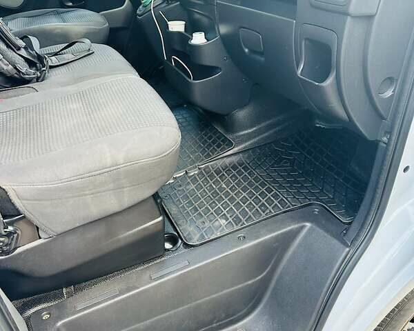 Белый Рено Мастер, объемом двигателя 2.3 л и пробегом 320 тыс. км за 15100 $, фото 14 на Automoto.ua