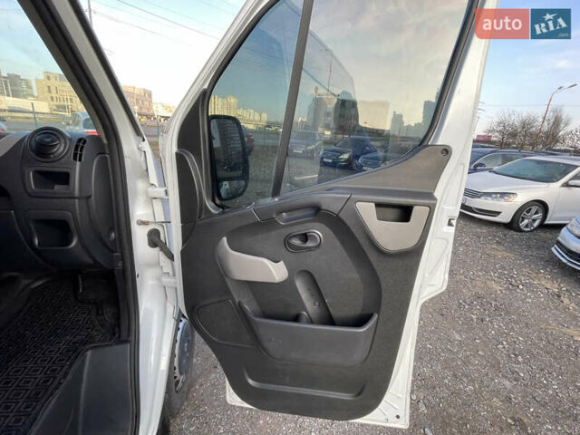 Белый Рено Мастер, объемом двигателя 2.3 л и пробегом 250 тыс. км за 14000 $, фото 20 на Automoto.ua