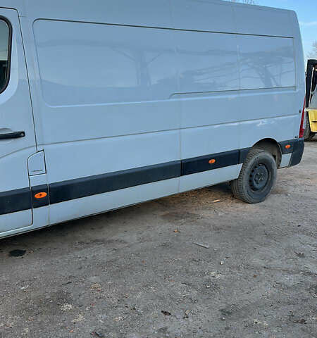 Белый Рено Мастер, объемом двигателя 2.3 л и пробегом 180 тыс. км за 16500 $, фото 2 на Automoto.ua