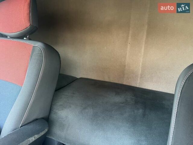 Белый Рено Мастер, объемом двигателя 2.3 л и пробегом 250 тыс. км за 17500 $, фото 17 на Automoto.ua