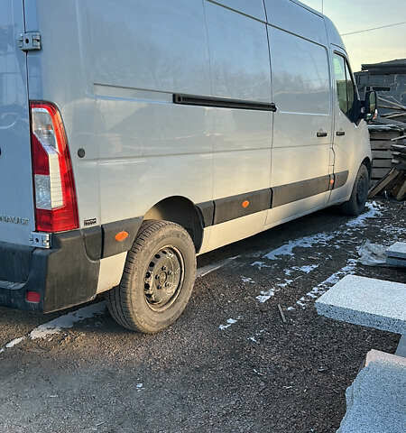 Белый Рено Мастер, объемом двигателя 2.3 л и пробегом 180 тыс. км за 16500 $, фото 3 на Automoto.ua