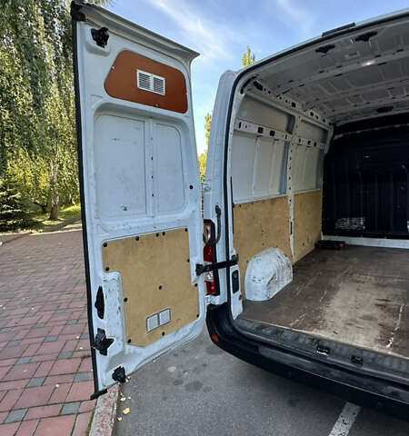 Белый Рено Мастер, объемом двигателя 2.3 л и пробегом 340 тыс. км за 14800 $, фото 27 на Automoto.ua