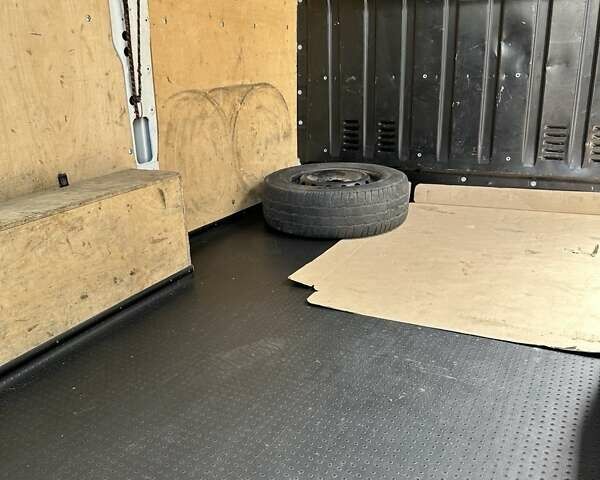 Белый Рено Мастер, объемом двигателя 2.3 л и пробегом 307 тыс. км за 15000 $, фото 5 на Automoto.ua