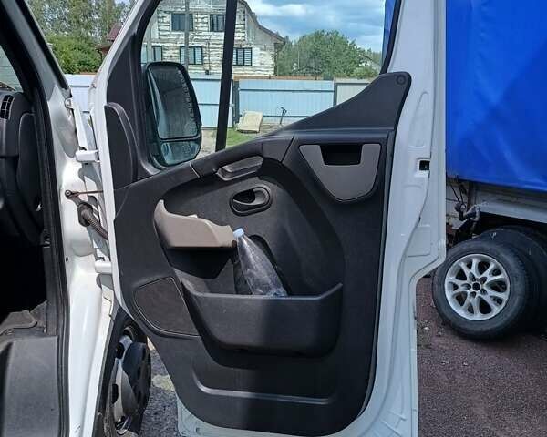 Білий Рено Мастєр, об'ємом двигуна 2.3 л та пробігом 440 тис. км за 17800 $, фото 12 на Automoto.ua