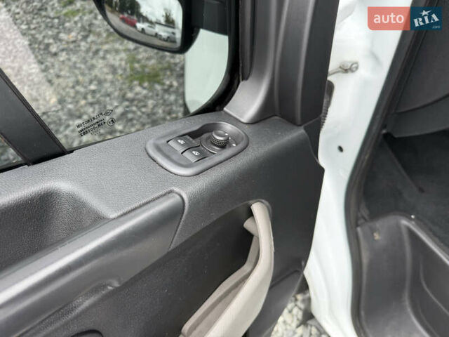 Білий Рено Мастєр, об'ємом двигуна 2.3 л та пробігом 260 тис. км за 19900 $, фото 12 на Automoto.ua