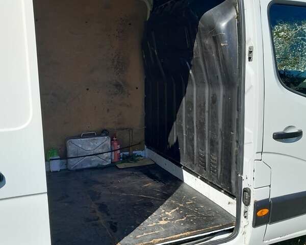 Белый Рено Мастер, объемом двигателя 2.3 л и пробегом 350 тыс. км за 12200 $, фото 28 на Automoto.ua