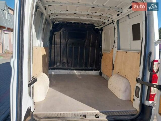 Белый Рено Мастер, объемом двигателя 2.3 л и пробегом 260 тыс. км за 12500 $, фото 11 на Automoto.ua