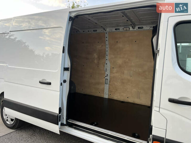 Белый Рено Мастер, объемом двигателя 2.3 л и пробегом 210 тыс. км за 17400 $, фото 40 на Automoto.ua