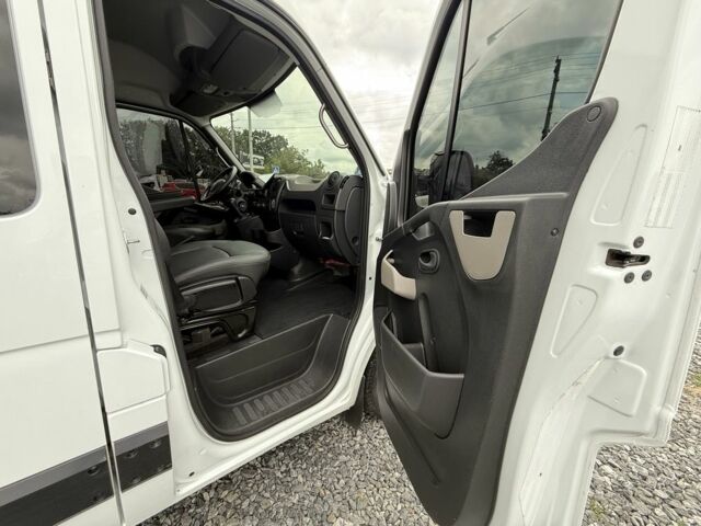 Рено Мастер 2017 в Умани на Automoto.ua Белый Рено Мастер, объемом двигателя 2.3 л и пробегом 260 тыс. км за 19900 $, фото 14 на Automoto.ua