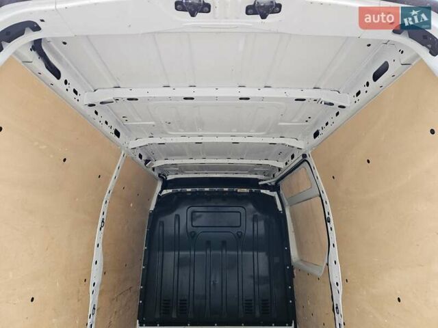 Белый Рено Мастер, объемом двигателя 2.3 л и пробегом 190 тыс. км за 15300 $, фото 39 на Automoto.ua
