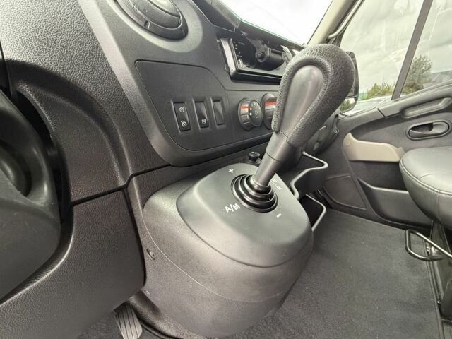 Рено Мастер 2017 в Умани на Automoto.ua Белый Рено Мастер, объемом двигателя 2.3 л и пробегом 260 тыс. км за 19900 $, фото 13 на Automoto.ua