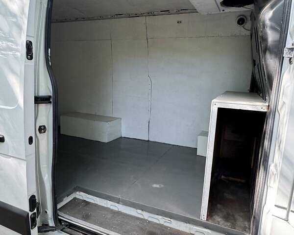 Белый Рено Мастер, объемом двигателя 2.3 л и пробегом 272 тыс. км за 13900 $, фото 15 на Automoto.ua
