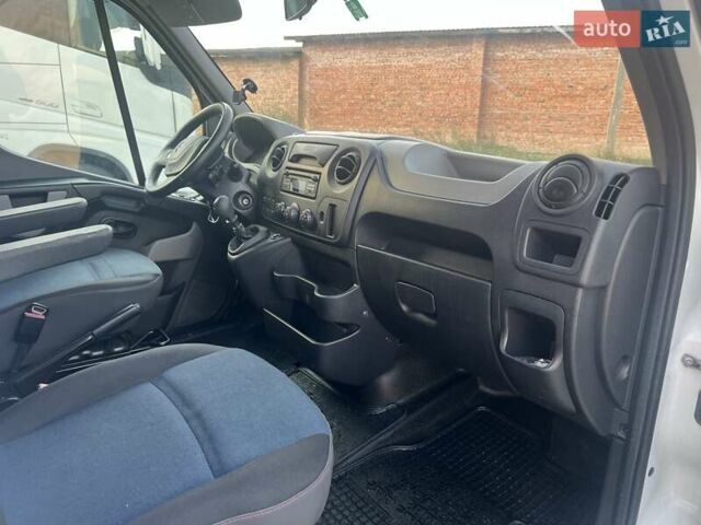 Белый Рено Мастер, объемом двигателя 2.3 л и пробегом 250 тыс. км за 17500 $, фото 14 на Automoto.ua