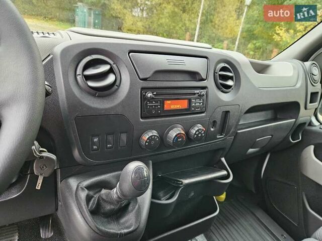 Белый Рено Мастер, объемом двигателя 2.3 л и пробегом 190 тыс. км за 15300 $, фото 60 на Automoto.ua