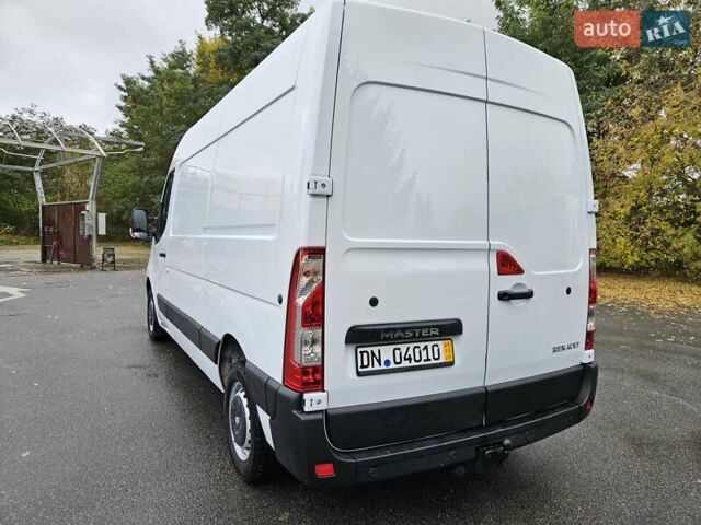 Белый Рено Мастер, объемом двигателя 2.3 л и пробегом 190 тыс. км за 15300 $, фото 12 на Automoto.ua