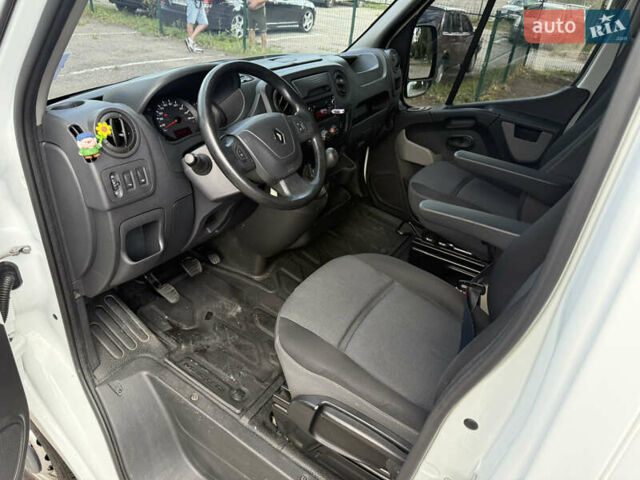 Белый Рено Мастер, объемом двигателя 2.3 л и пробегом 260 тыс. км за 15000 $, фото 7 на Automoto.ua