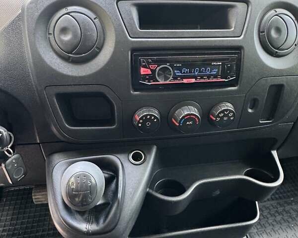 Белый Рено Мастер, объемом двигателя 2.3 л и пробегом 272 тыс. км за 13900 $, фото 17 на Automoto.ua