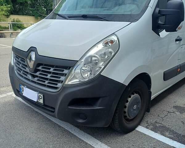 Белый Рено Мастер, объемом двигателя 2.3 л и пробегом 188 тыс. км за 16900 $, фото 3 на Automoto.ua