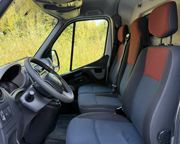 Білий Рено Мастєр, об'ємом двигуна 2.3 л та пробігом 220 тис. км за 15950 $, фото 32 на Automoto.ua