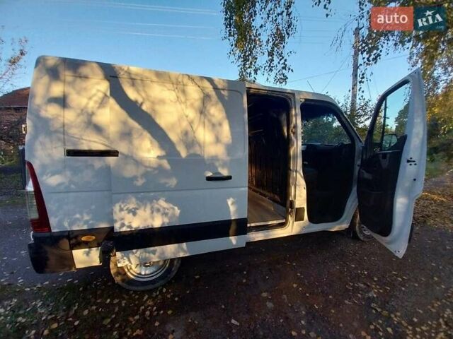 Белый Рено Мастер, объемом двигателя 2.3 л и пробегом 260 тыс. км за 12500 $, фото 4 на Automoto.ua