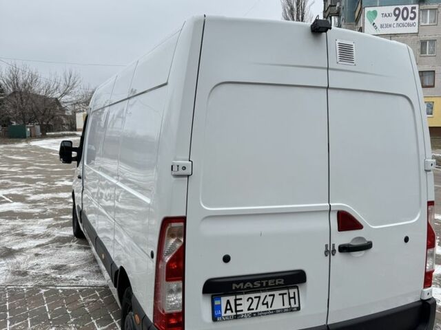 Белый Рено Мастер, объемом двигателя 2.3 л и пробегом 399 тыс. км за 17500 $, фото 2 на Automoto.ua