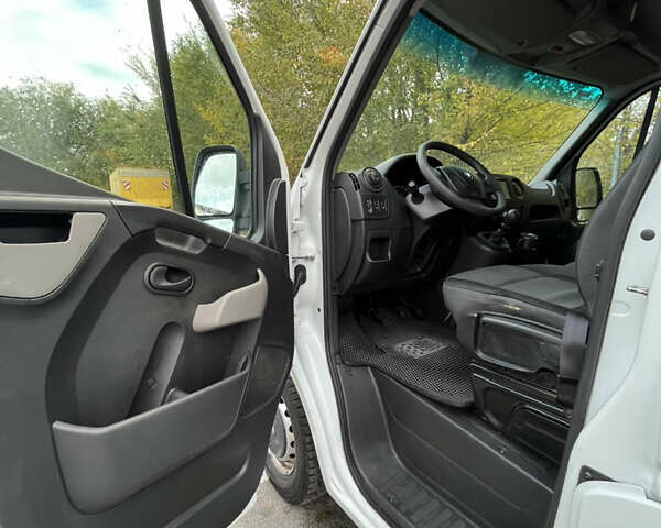 Белый Рено Мастер, объемом двигателя 2.3 л и пробегом 425 тыс. км за 13200 $, фото 7 на Automoto.ua