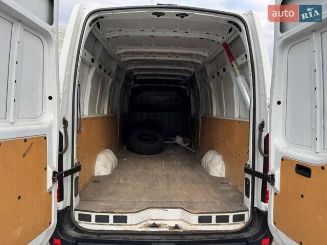 Белый Рено Мастер, объемом двигателя 2.3 л и пробегом 265 тыс. км за 16190 $, фото 4 на Automoto.ua