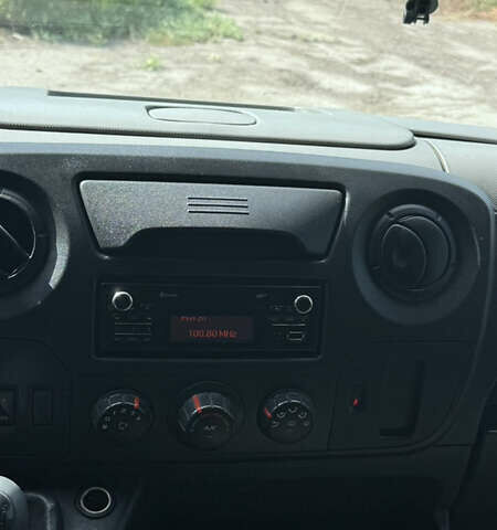 Белый Рено Мастер, объемом двигателя 2.3 л и пробегом 666 тыс. км за 11900 $, фото 16 на Automoto.ua
