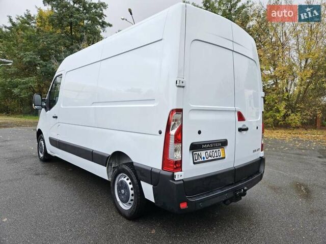 Белый Рено Мастер, объемом двигателя 2.3 л и пробегом 190 тыс. км за 15300 $, фото 13 на Automoto.ua