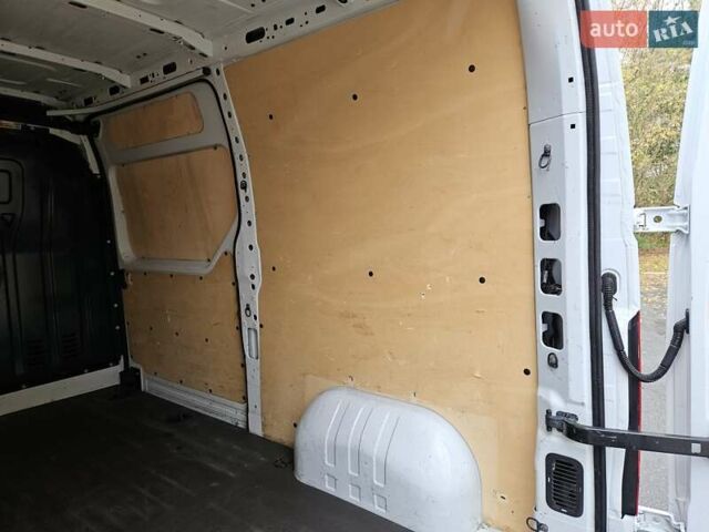 Белый Рено Мастер, объемом двигателя 2.3 л и пробегом 190 тыс. км за 15300 $, фото 41 на Automoto.ua