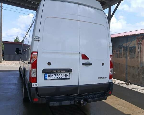 Белый Рено Мастер, объемом двигателя 2.3 л и пробегом 450 тыс. км за 17200 $, фото 5 на Automoto.ua