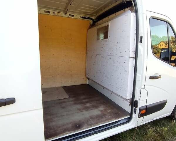 Белый Рено Мастер, объемом двигателя 2.3 л и пробегом 502 тыс. км за 15000 $, фото 5 на Automoto.ua