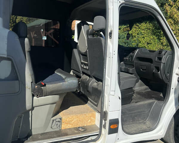 Білий Рено Мастєр, об'ємом двигуна 2.3 л та пробігом 435 тис. км за 13400 $, фото 17 на Automoto.ua