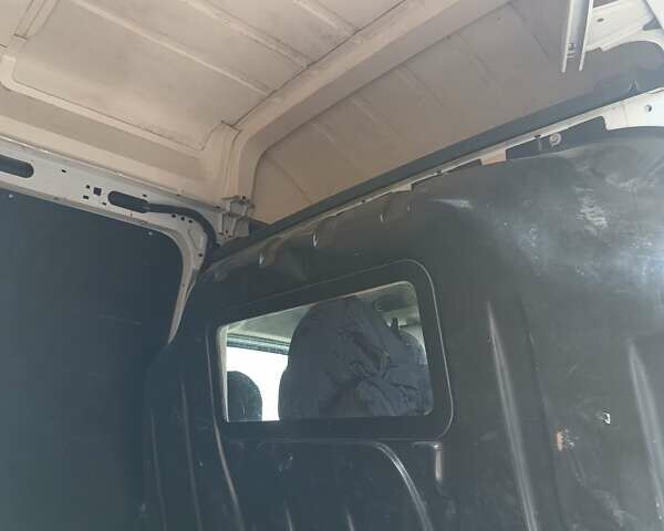 Білий Рено Мастєр, об'ємом двигуна 2.3 л та пробігом 440 тис. км за 17800 $, фото 23 на Automoto.ua