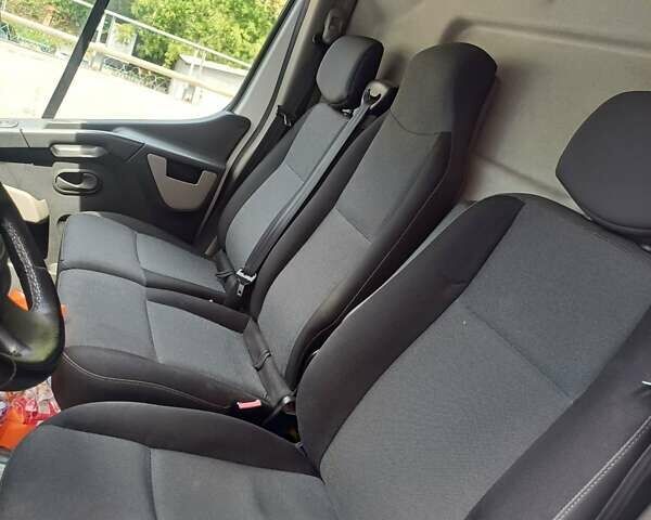 Белый Рено Мастер, объемом двигателя 2.3 л и пробегом 188 тыс. км за 16900 $, фото 25 на Automoto.ua