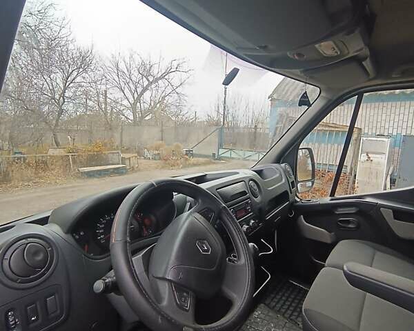 Белый Рено Мастер, объемом двигателя 2.3 л и пробегом 225 тыс. км за 13600 $, фото 12 на Automoto.ua