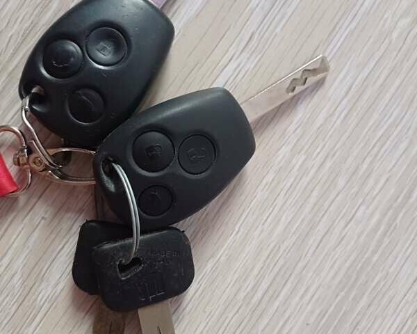 Белый Рено Мастер, объемом двигателя 2.3 л и пробегом 218 тыс. км за 17500 $, фото 17 на Automoto.ua