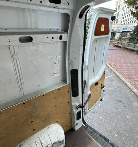 Белый Рено Мастер, объемом двигателя 2.3 л и пробегом 340 тыс. км за 14800 $, фото 31 на Automoto.ua