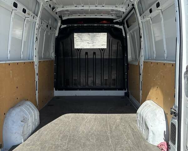 Белый Рено Мастер, объемом двигателя 2.3 л и пробегом 231 тыс. км за 15500 $, фото 6 на Automoto.ua