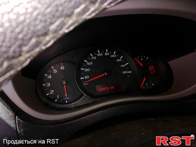 Білий Рено Мастєр, об'ємом двигуна 2.3 л та пробігом 185 тис. км за 13580 $, фото 4 на Automoto.ua