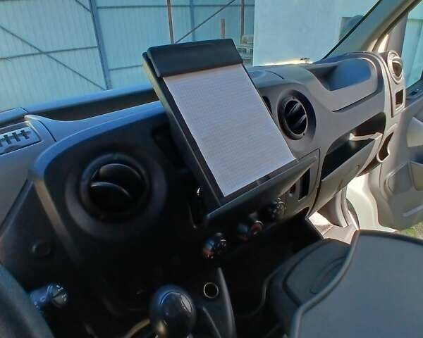 Белый Рено Мастер, объемом двигателя 2.3 л и пробегом 162 тыс. км за 17500 $, фото 13 на Automoto.ua