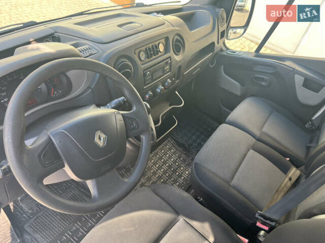 Белый Рено Мастер, объемом двигателя 2.3 л и пробегом 283 тыс. км за 18500 $, фото 11 на Automoto.ua