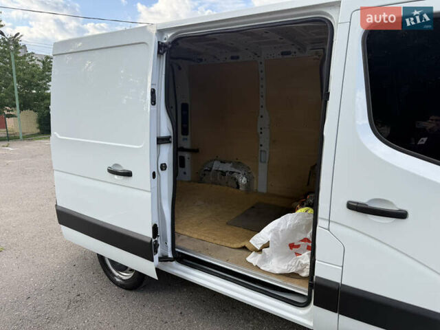 Белый Рено Мастер, объемом двигателя 2.3 л и пробегом 260 тыс. км за 15000 $, фото 12 на Automoto.ua